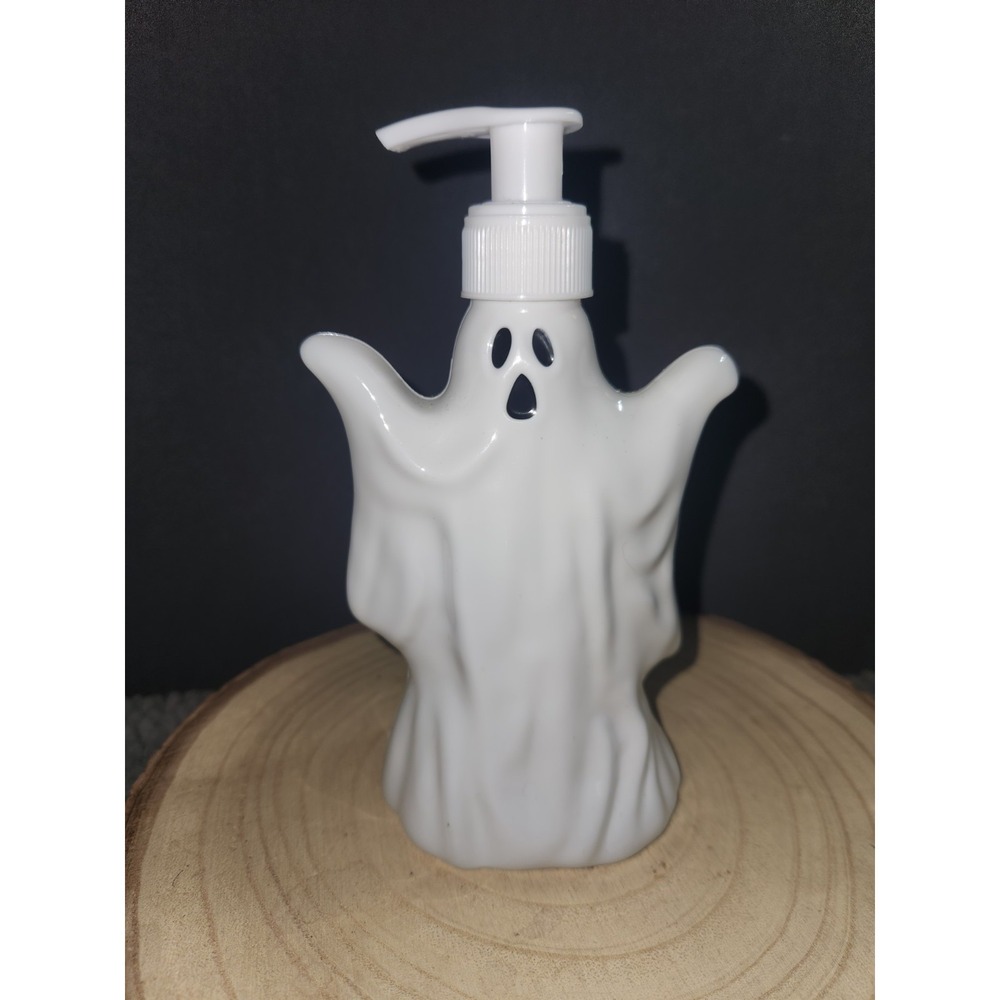 NEW Ghost Hand Soap Dispenser Pump Gothic Pecan Pie Scent Halloween 10 Fl Oz~NEW